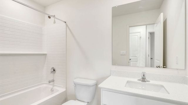 6510 Linden Trail B, Wonder Lake, IL 60097