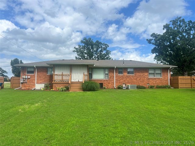 1221 Country Club, Mcalester, OK 74501