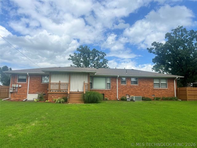 1221 Country Club, Mcalester, OK 74501