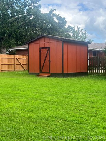 1221 Country Club, Mcalester, OK 74501