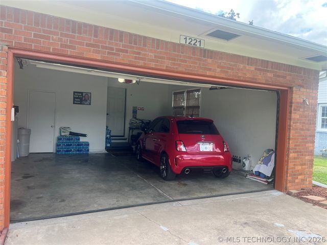 1221 Country Club, Mcalester, OK 74501