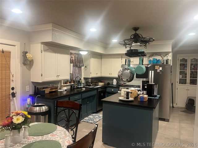 1221 Country Club, Mcalester, OK 74501