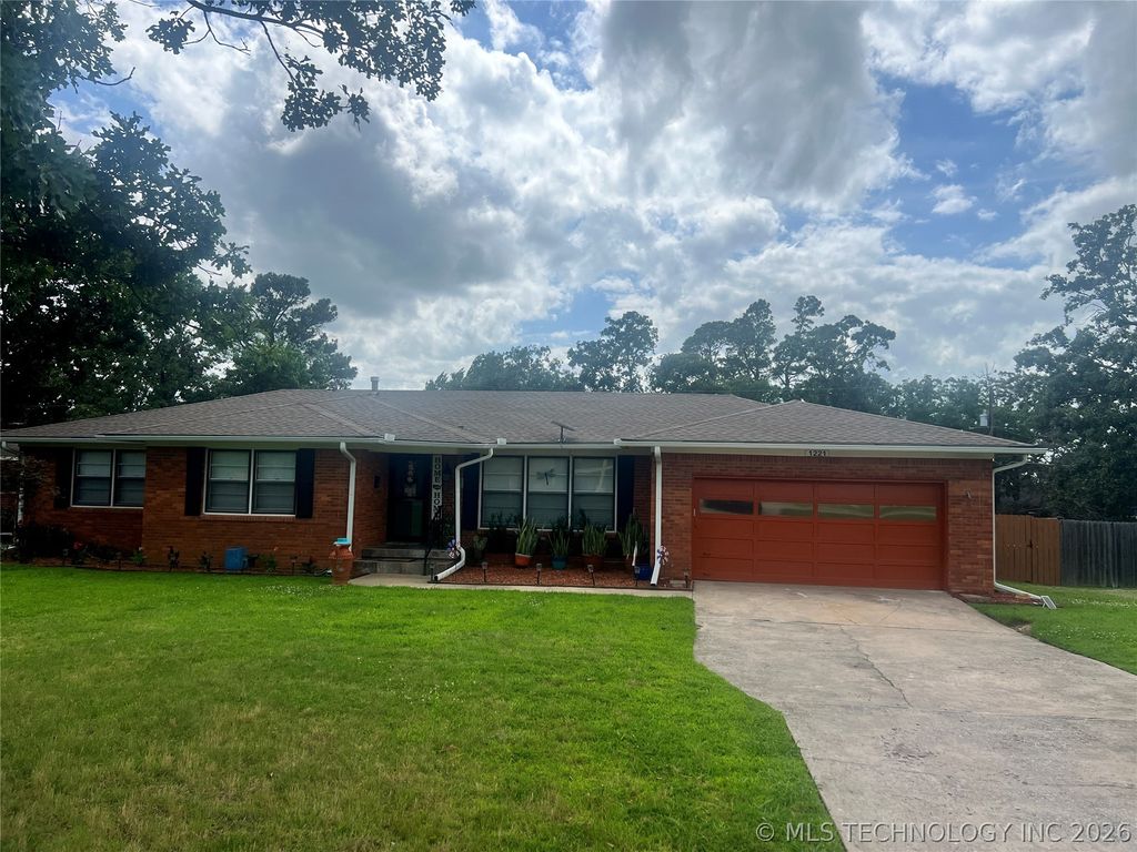 1221 Country Club, Mcalester, OK 74501