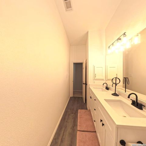 20115 standish, San Antonio, TX 78258