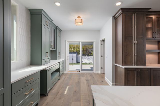 1321 N Webster Street, Naperville, IL 60563
