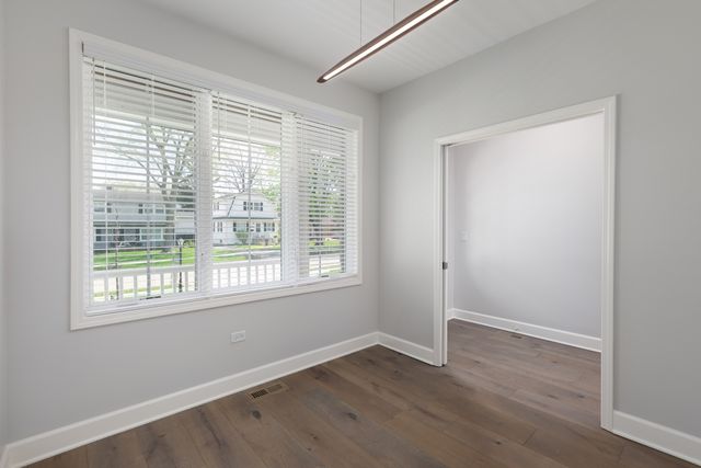 1321 N Webster Street, Naperville, IL 60563