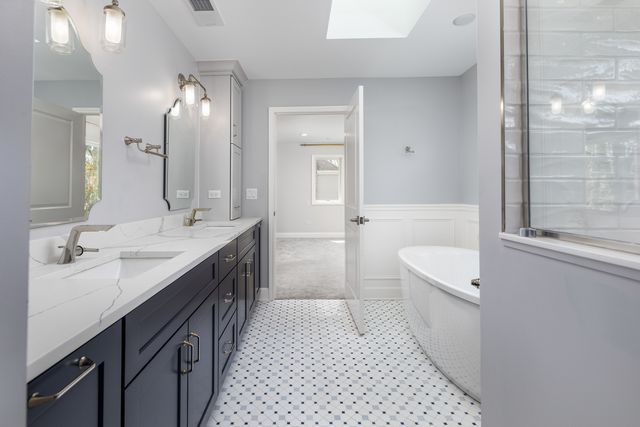 1321 N Webster Street, Naperville, IL 60563