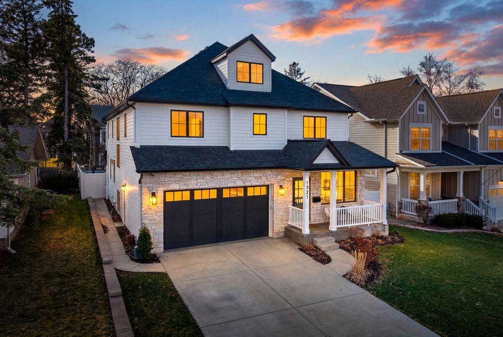 1321 N Webster Street, Naperville, IL 60563
