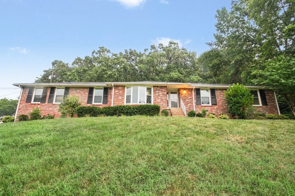 804 Rodney Dr, Nashville, TN 37205