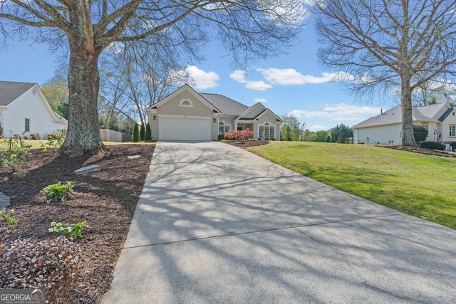 5220 Jonathans Way, Cumming, GA 30040