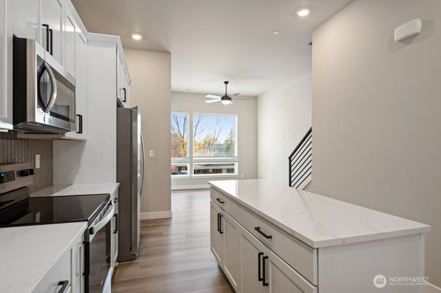 6611 S 128th Street, Seattle, WA 98178