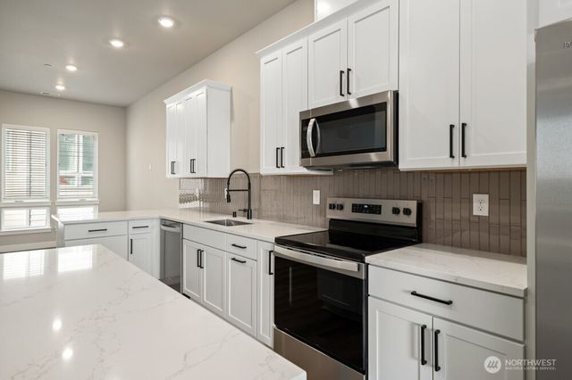 6611 S 128th Street, Seattle, WA 98178