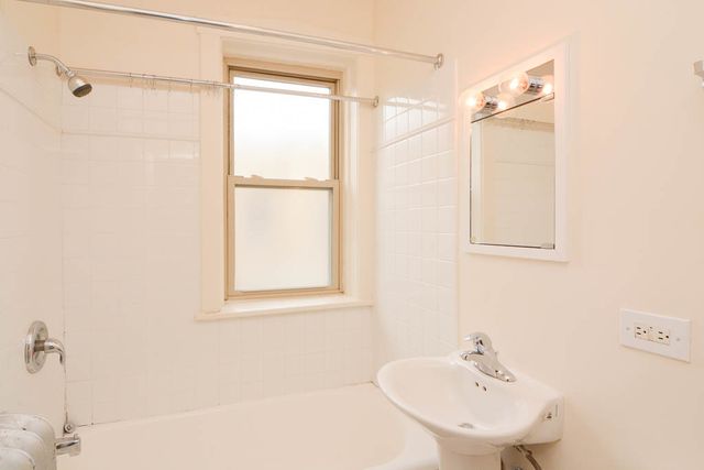 4311 N FRANCISCO Avenue 3C, Chicago, IL 60618