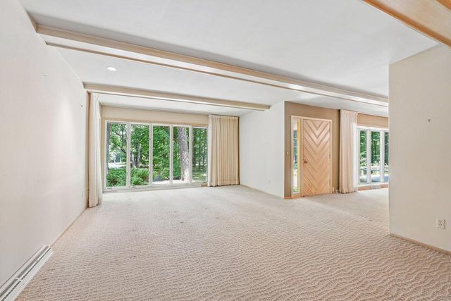 S46W28740 Perren Dale ROAD, Waukesha, WI 53189