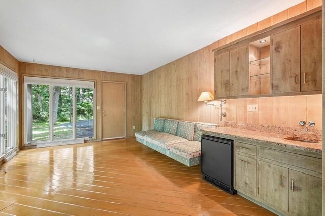 S46W28740 Perren Dale ROAD, Waukesha, WI 53189