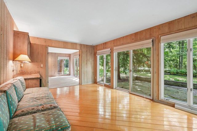 S46W28740 Perren Dale ROAD, Waukesha, WI 53189