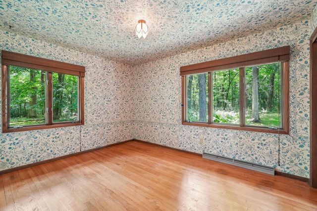 S46W28740 Perren Dale ROAD, Waukesha, WI 53189
