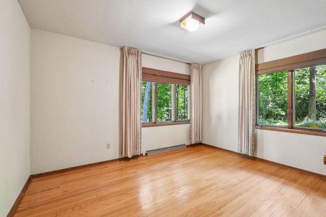 S46W28740 Perren Dale ROAD, Waukesha, WI 53189