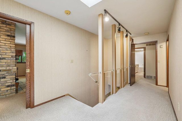 S46W28740 Perren Dale ROAD, Waukesha, WI 53189