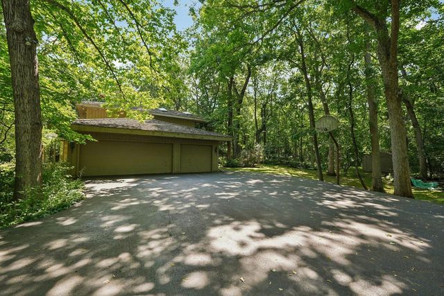 S46W28740 Perren Dale ROAD, Waukesha, WI 53189