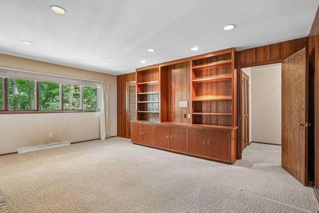 S46W28740 Perren Dale ROAD, Waukesha, WI 53189
