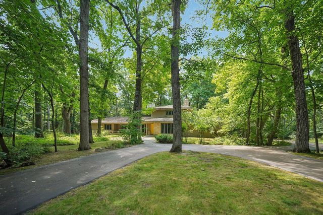 S46W28740 Perren Dale ROAD, Waukesha, WI 53189