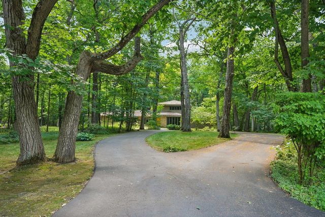 S46W28740 Perren Dale ROAD, Waukesha, WI 53189
