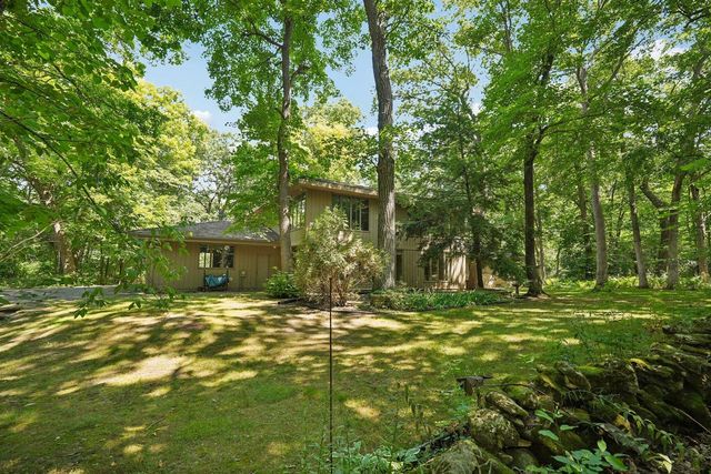 S46W28740 Perren Dale ROAD, Waukesha, WI 53189