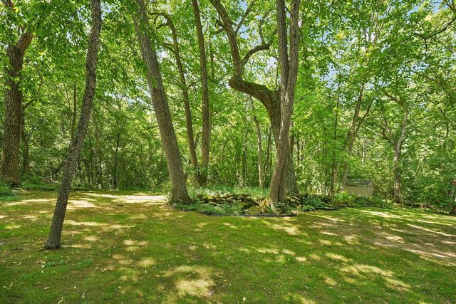 S46W28740 Perren Dale ROAD, Waukesha, WI 53189