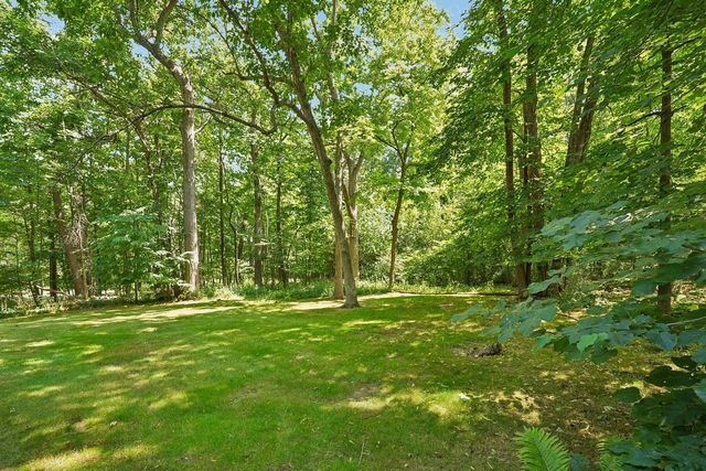S46W28740 Perren Dale ROAD, Waukesha, WI 53189