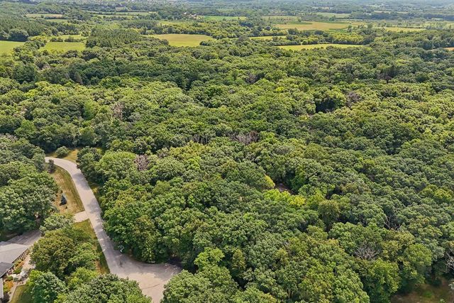 S46W28740 Perren Dale ROAD, Waukesha, WI 53189