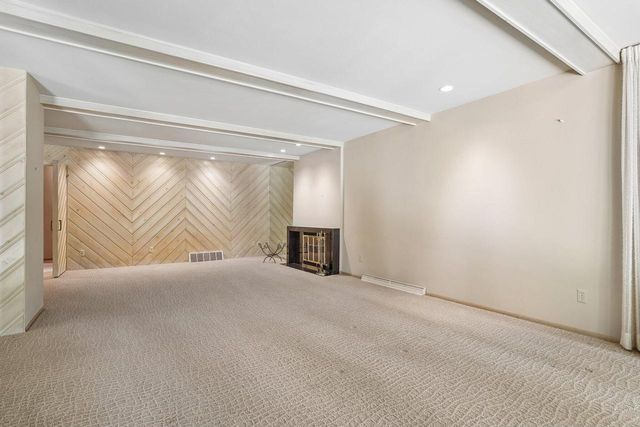 S46W28740 Perren Dale ROAD, Waukesha, WI 53189