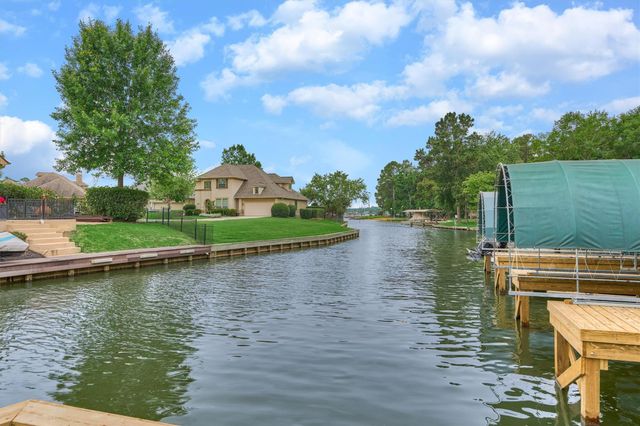 11127 Hunters Landing, Montgomery, TX 77356