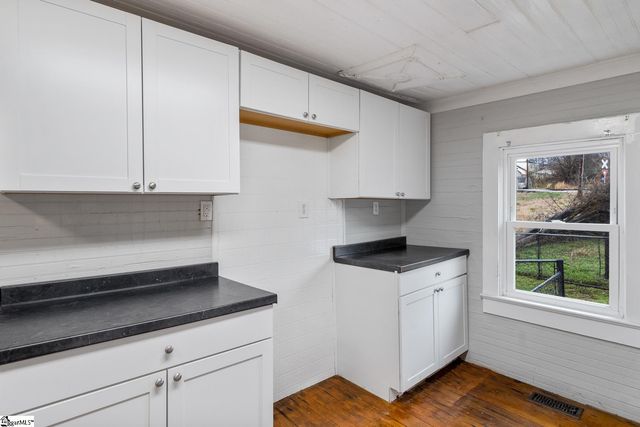 1 Frost Street, Pelzer, SC 29669