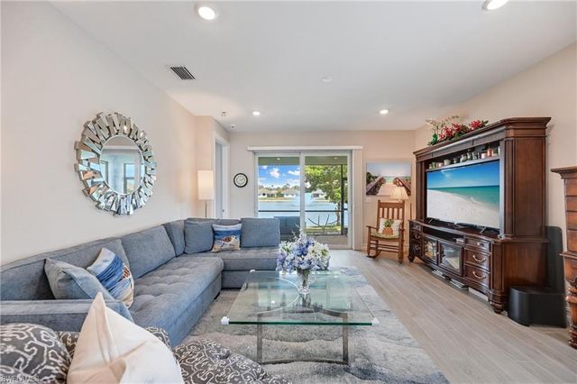 1036 Tranquil Brook DR, Naples, FL 34114