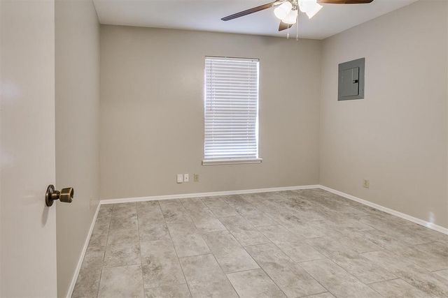828 Russell Circle, Norman, OK 73071