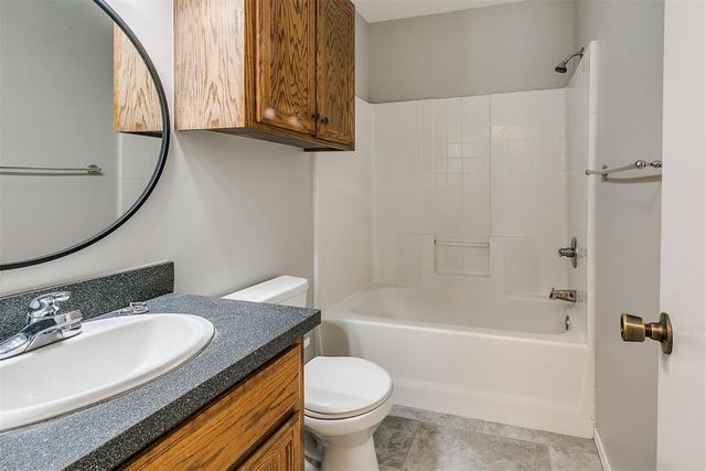 828 Russell Circle, Norman, OK 73071