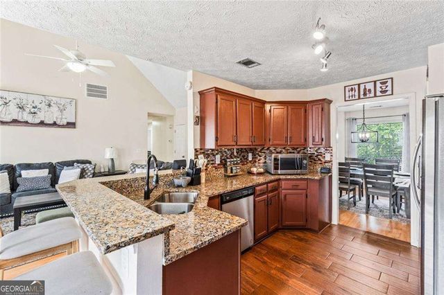 242 Birch Circle, Riverdale, GA 30274