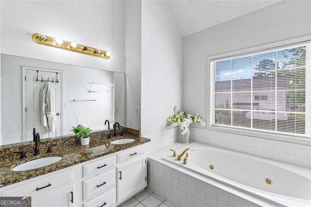 242 Birch Circle, Riverdale, GA 30274