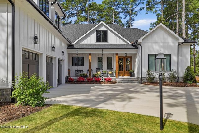 28 Augusta Drive, Southern Pines, NC 28387