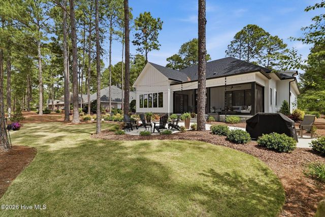 28 Augusta Drive, Southern Pines, NC 28387
