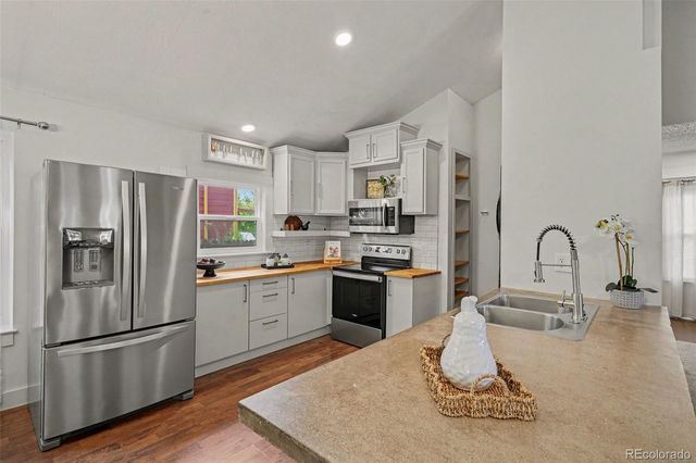 9647 W Elmhurst Place, Littleton, CO 80128