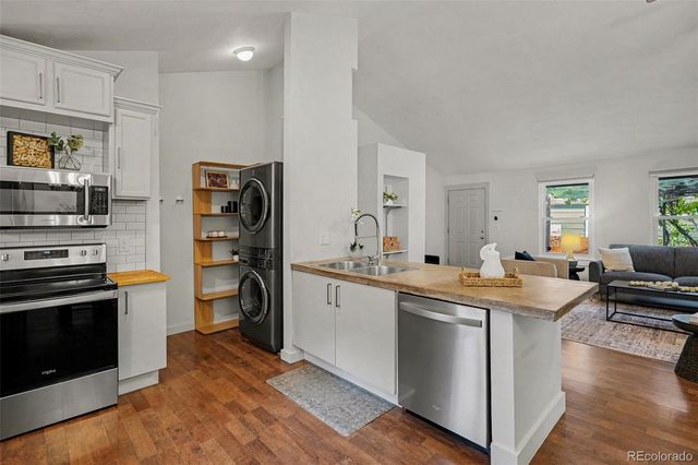 9647 W Elmhurst Place, Littleton, CO 80128