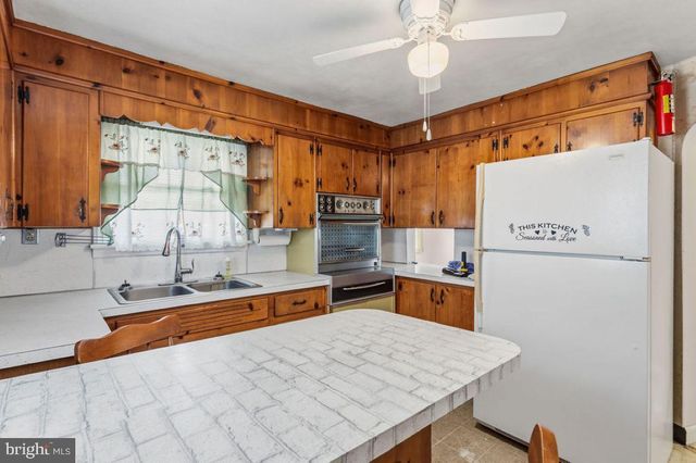 19 N JEFFERSON ST, Hanover, PA 17331