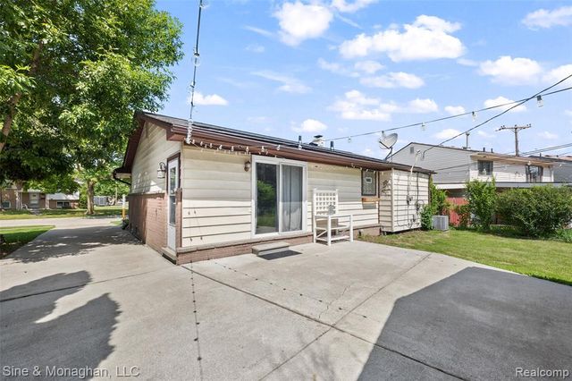 1515 Westchester Street, Westland, MI 48186