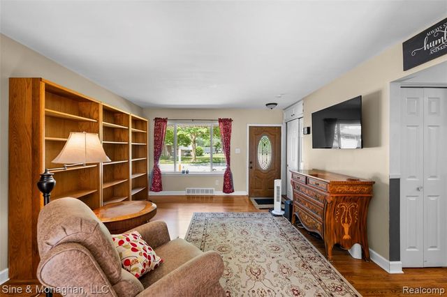 1515 Westchester Street, Westland, MI 48186
