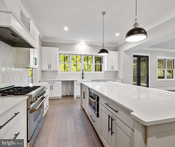 821 MIDDLE RD, Baltimore, MD 21220