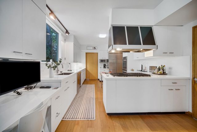 1447 Oak Park Drive, Munster, IN 46321