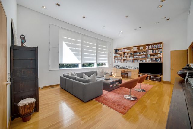 1447 Oak Park Drive, Munster, IN 46321