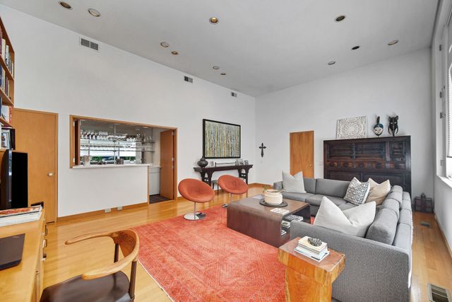 1447 Oak Park Drive, Munster, IN 46321